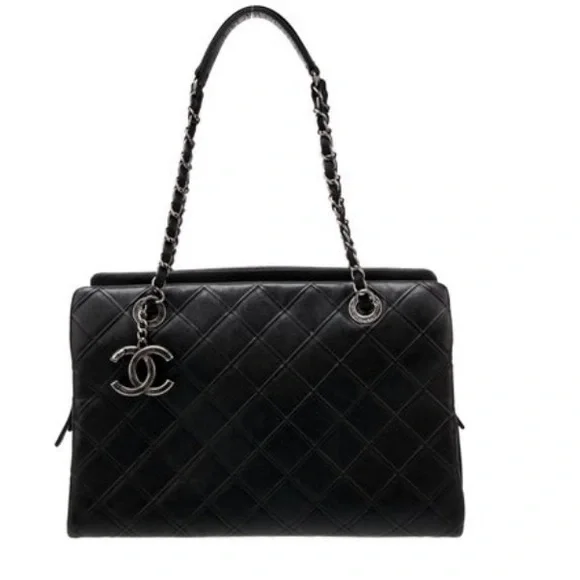 Chanel Black Quilted Leather Shoulder Bag - Picture 1 of 1